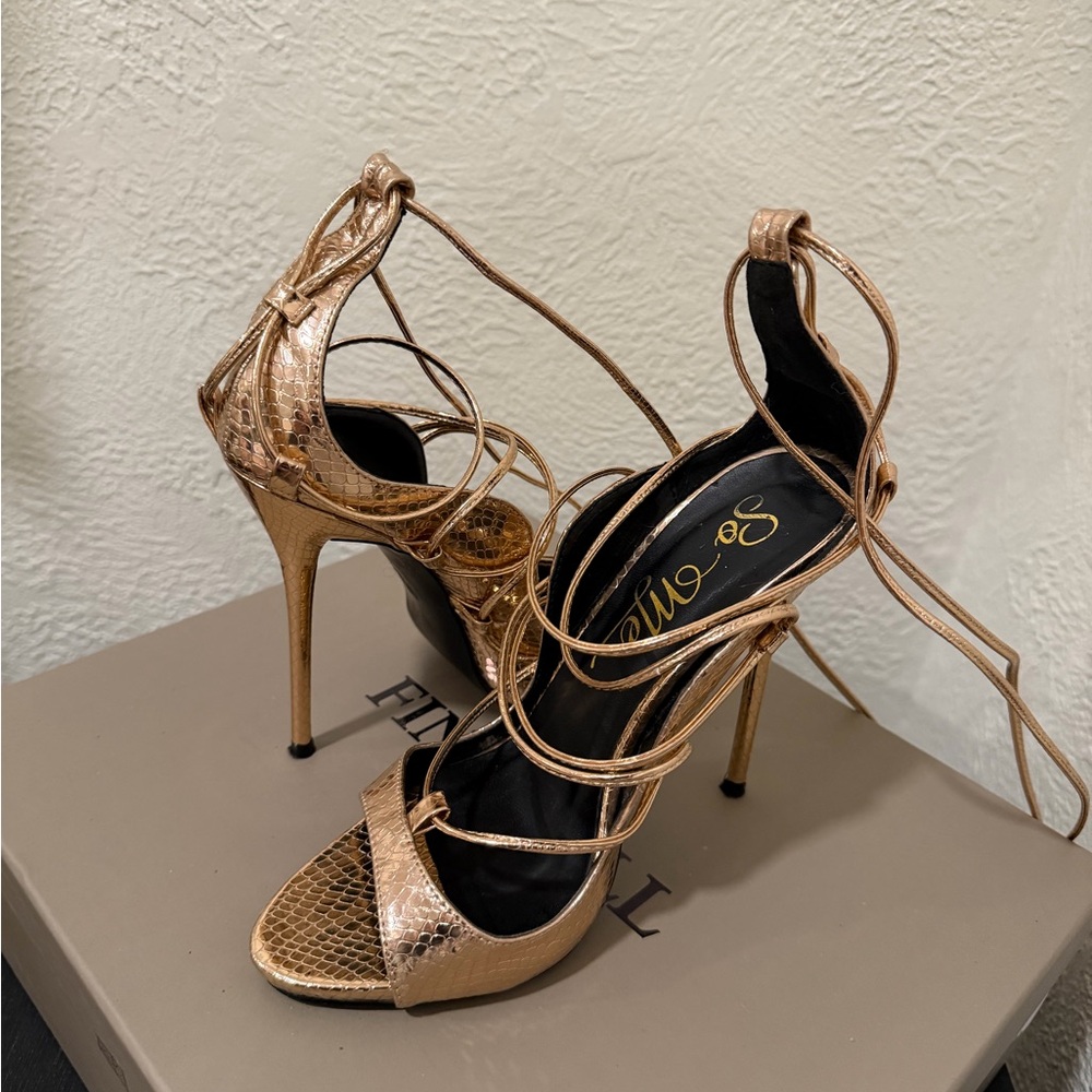 So Me Women's Metallic Strappy Heels